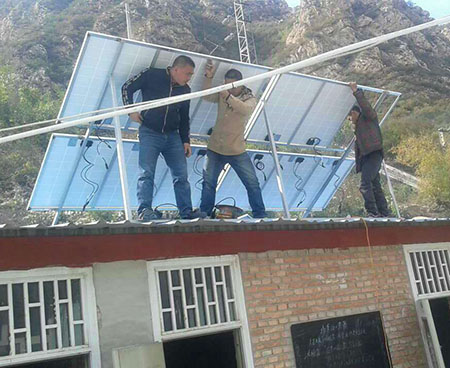 農村太陽能發電系統安裝現場